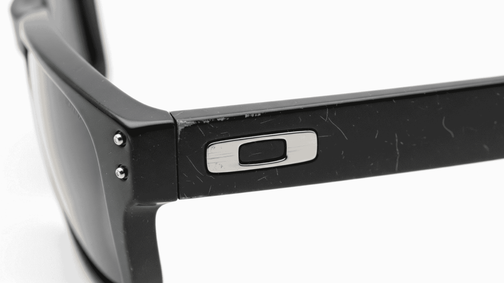 Instalación de varillas de repuesto para tus Oakley OO9102: guía paso a paso – imagen 1