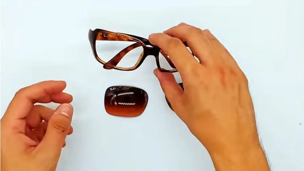 Cambiar lentes Ray-Ban 4068: montura havana sin cristales y los dos cristales degradados